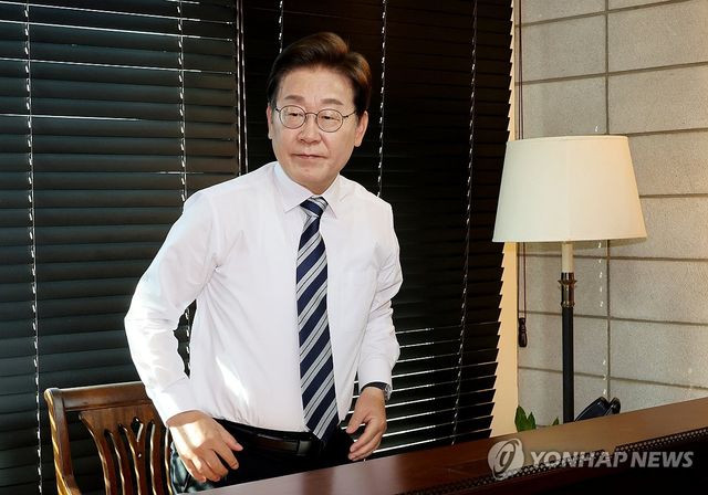 합참의장과 통화 마친 이재명 대통령