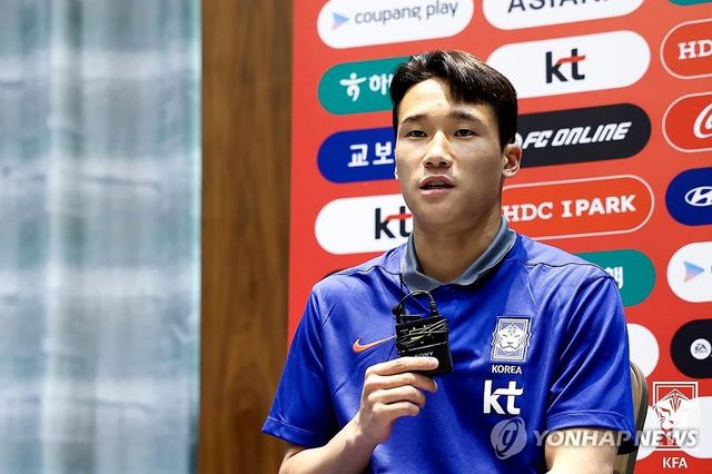 인터뷰하는 이태석