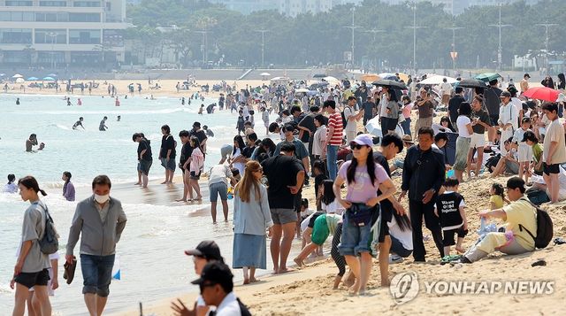 해운대는 벌써 피서철