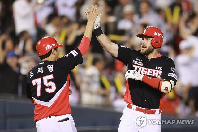 위즈덤 2점 홈런