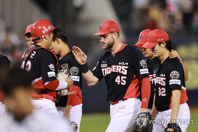 KIA, 두산 상대로 위닝시리즈 확보