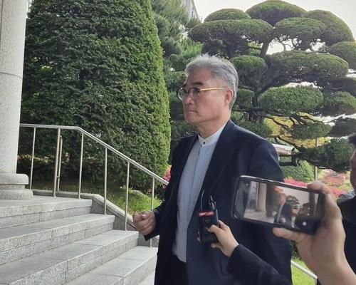 지난달 28일 검찰에 출석하는 조명래 창원시 제2부시장