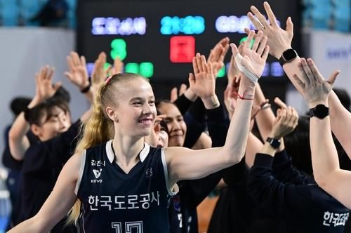 한국도로공사에서 뛰었던 니콜로바