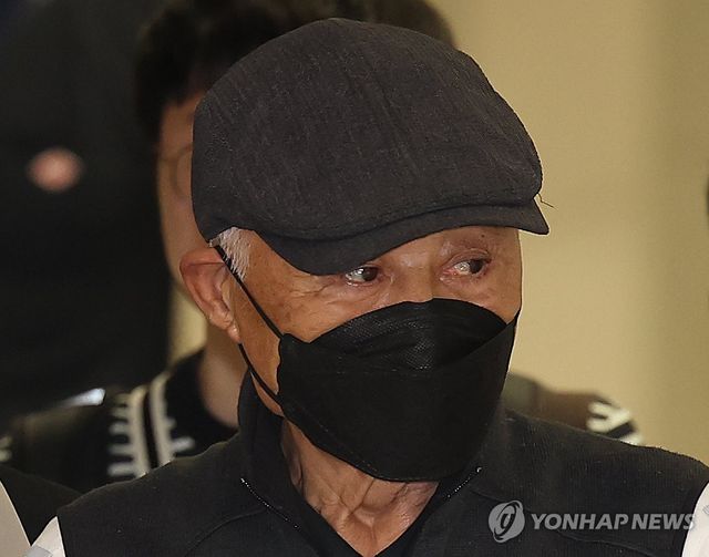 강제 송환된 허재호 전 대주그룹 회장