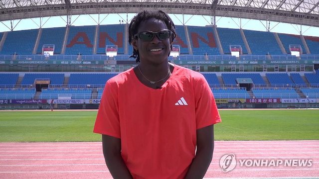 인터뷰하는 육상 기대주 비웨사