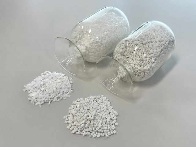 회수한 햇반 용기를 재가공해 만든 플라스틱 원료