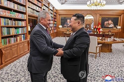김정은, 러 쇼이구 만나 우크라이나 문제 등 논의