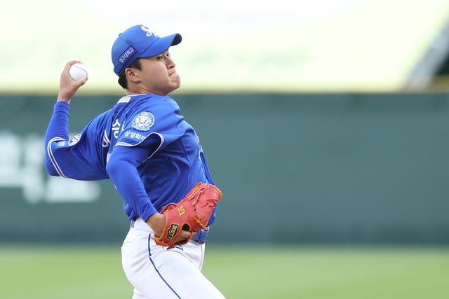 역투하는 삼성 이승현