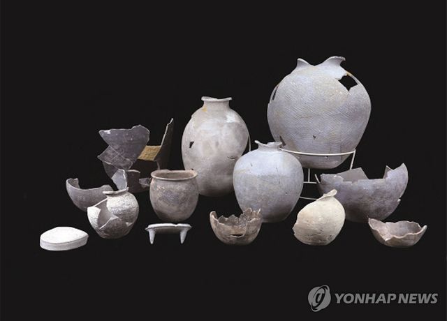 익산 미륵산성서 발견된 토기