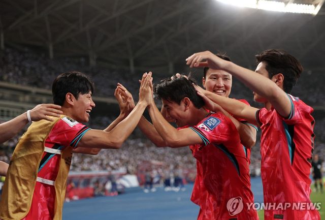 이라크전에서 선제 결승골 넣고 기뻐하는 태극전사들