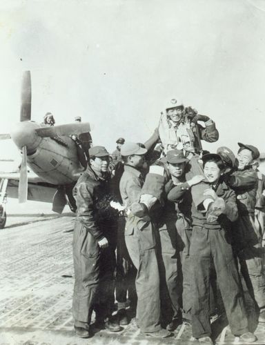 대한민국 최초 100회 출격을 달성한 김두만 장군