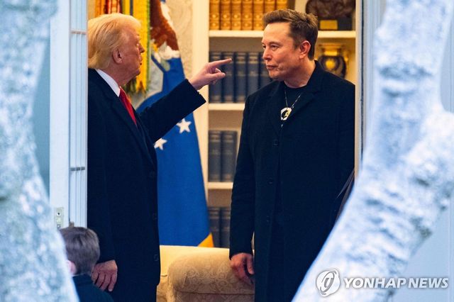 도널드 트럼프 미국 대통령(왼쪽)과 일론 머스크