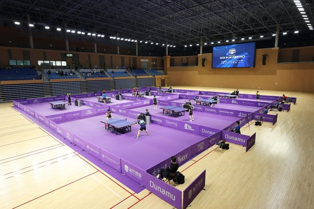 1차전 예선이 열리는 인천공항공사 스카이돔 체육관