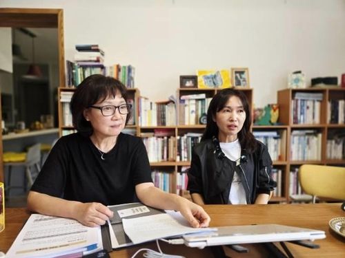 연합뉴스와 인터뷰 중인 권희정 소장(왼쪽)과 배진시 대표(오른쪽)