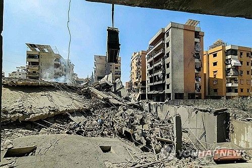 이스라엘 공격으로 부서진 레바논 건물