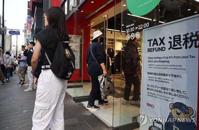 중국 단체관광객 한시 비자면제 추진에…여행·면세업계 '웃음'