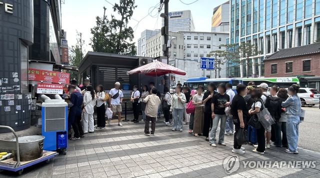 뜨거운 날씨보다 더 뜨거운 호떡 인기