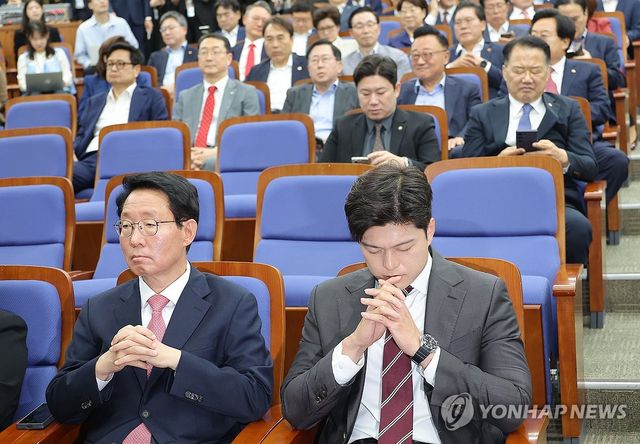 생각에 잠긴 김용태 비상대책위원장