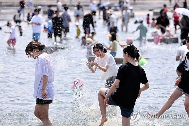 무더운 연휴엔 물놀이가 최고