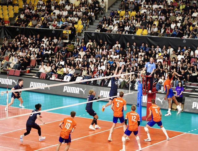 남자배구 한국-네덜란드 평가전 경기 장면