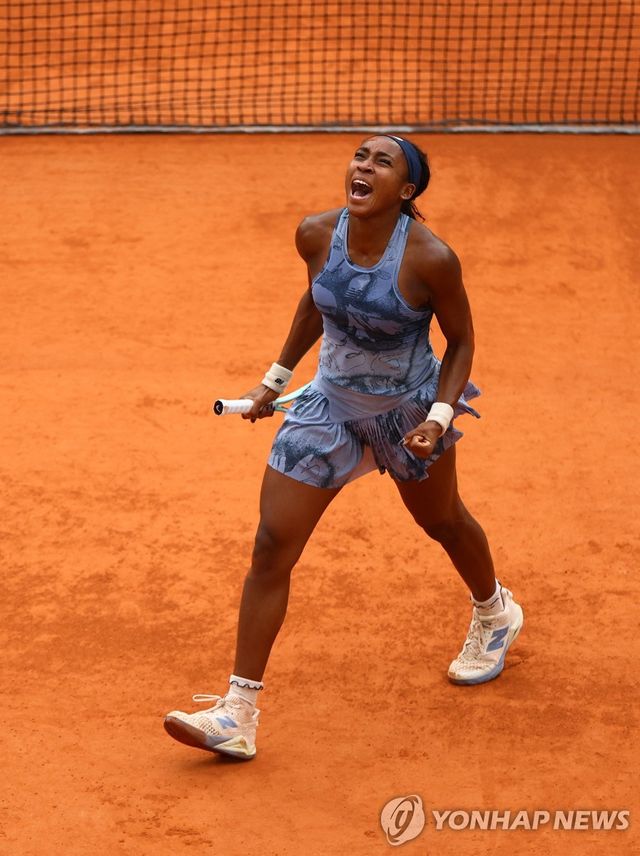 생애 처음으로 프랑스오픈 우승한 고프