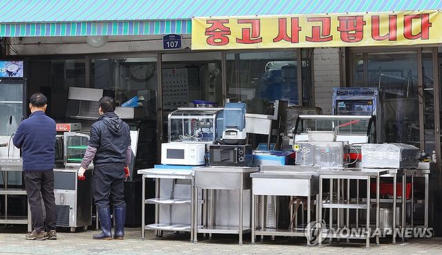 '코로나때보다 힘들어'…자영업자 두달새 20만명 폐업