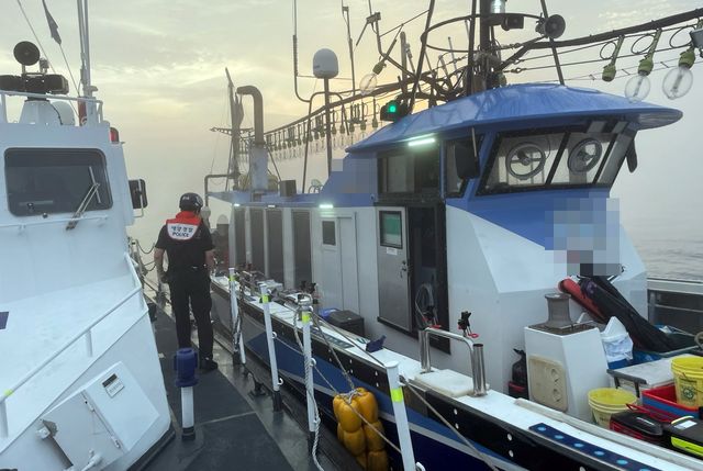 사고 선박(오른쪽)