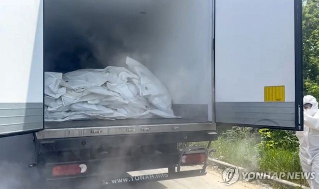 러시아가 우크라이나에 전달하려는 전사자 시신들