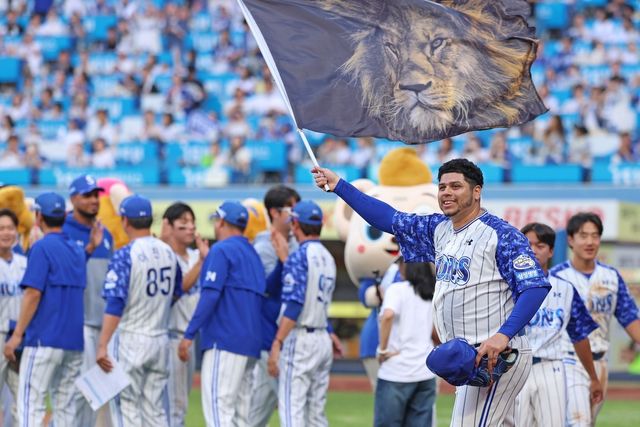 첫 완봉승을 거둔 아리엘 후라도
