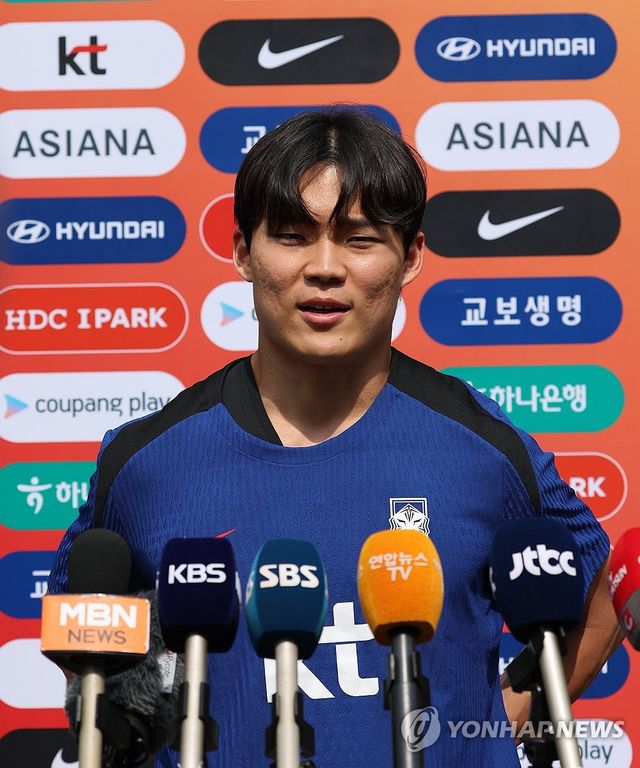 답변하는 오현규