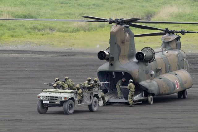 일본 후지종합화력연습에 참여한 자위대원