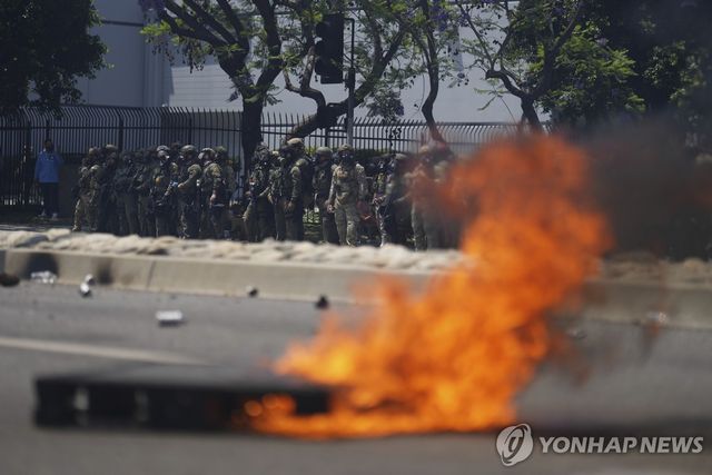 시위 진압 투입된 요원들