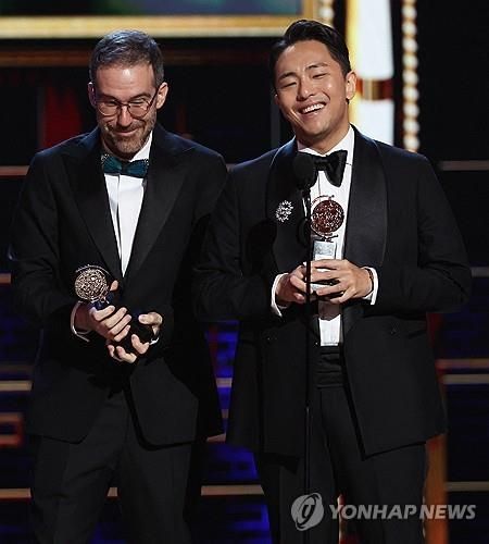 토니상 거머쥔 박천휴 작가(오른쪽)와 윌 애런슨 작곡가