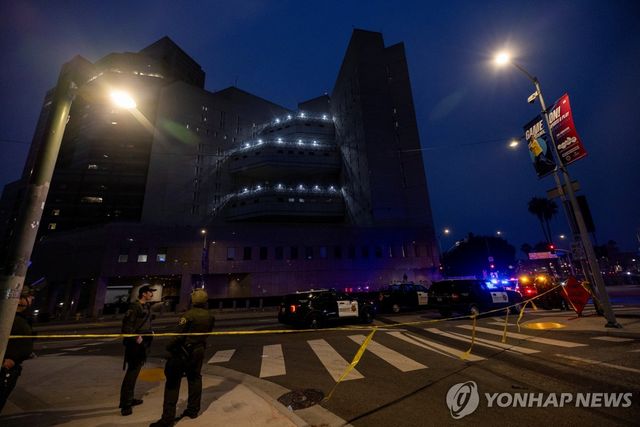 9일(현지시간) 도심 경계 강화된 LA