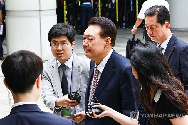 내란혐의 6차 공판 출석하는 윤석열 전 대통령