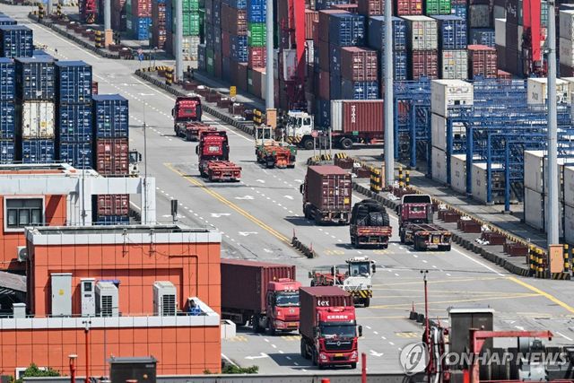 중국 상하이 인근 항구