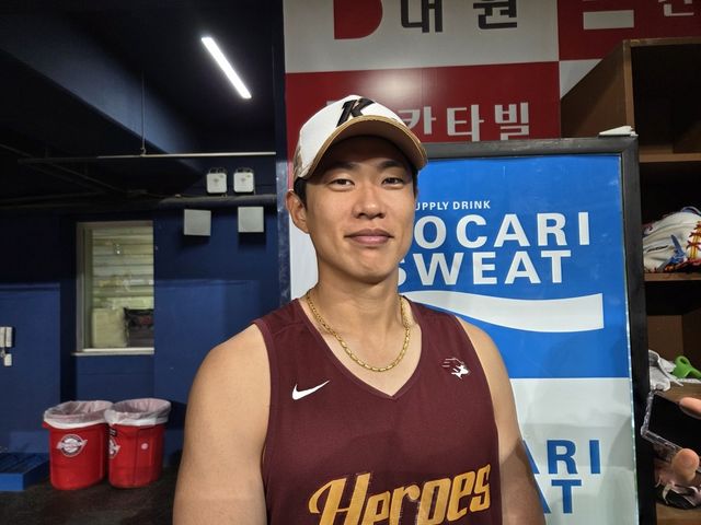 인터뷰하는 송성문