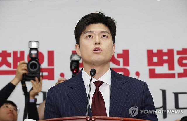 발언하는 김용태 비상대책위원장