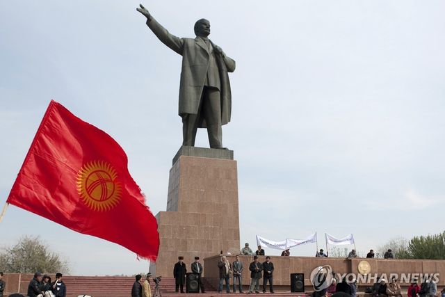 키르기스스탄 오쉬의 레닌 동상