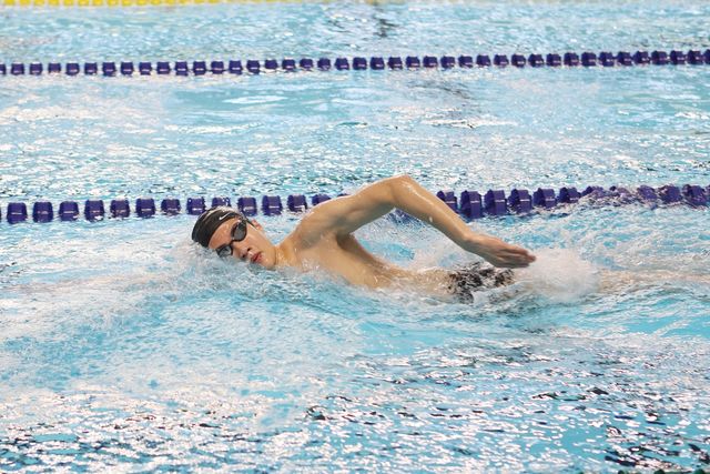 새로 단장한 진천 국가대표선수촌 수영센터에서 시연하는 황선우