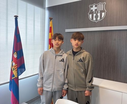 바르셀로나 유스팀에서 뛰는 이대한, 이민국 쌍둥이 형제
