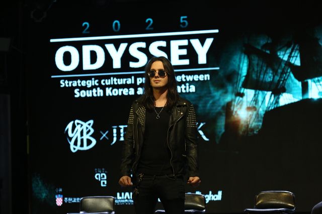 크로아티아 밴드 젤루식 보컬 디노 젤루식