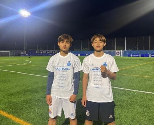 U-14 리그에서 우승한 쌍둥이 형제