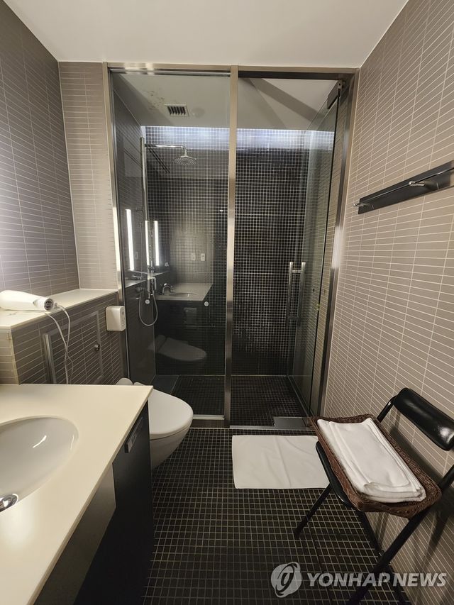 하네다공항 사쿠라 라운지 개별 욕실 [사진/성연재 기자]