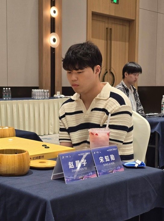 송지훈 9단이 란커배 32강에 올랐다.