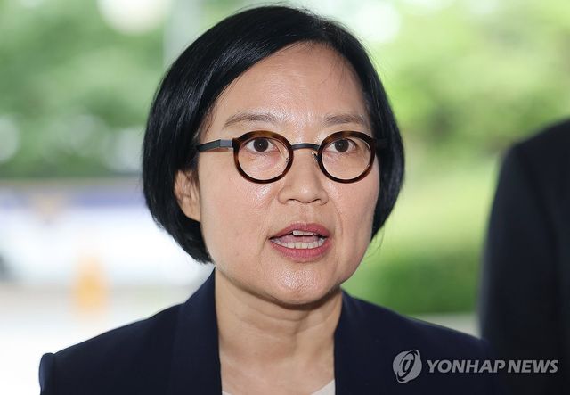 답변하는 한성숙 중기부장관 후보자