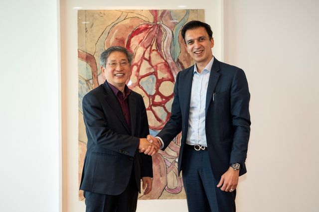 좌측부터 SBS 방문신 사장·MD엔터테인먼트 펀자비 회장