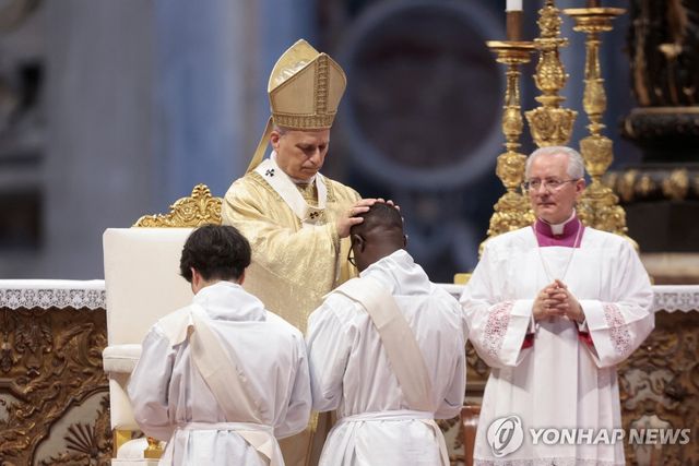 사제 서품식 주례하는 레오 14세 교황
