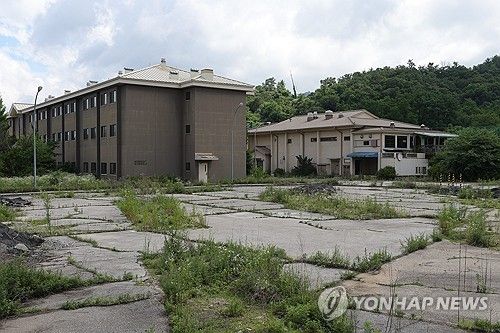 수풀 무성한 반환미군기지