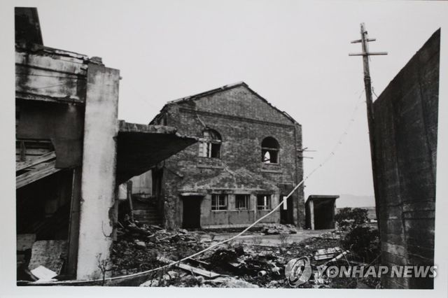 재일교포 고 김광렬 씨가 촬영한 군함도 광부관리사무소